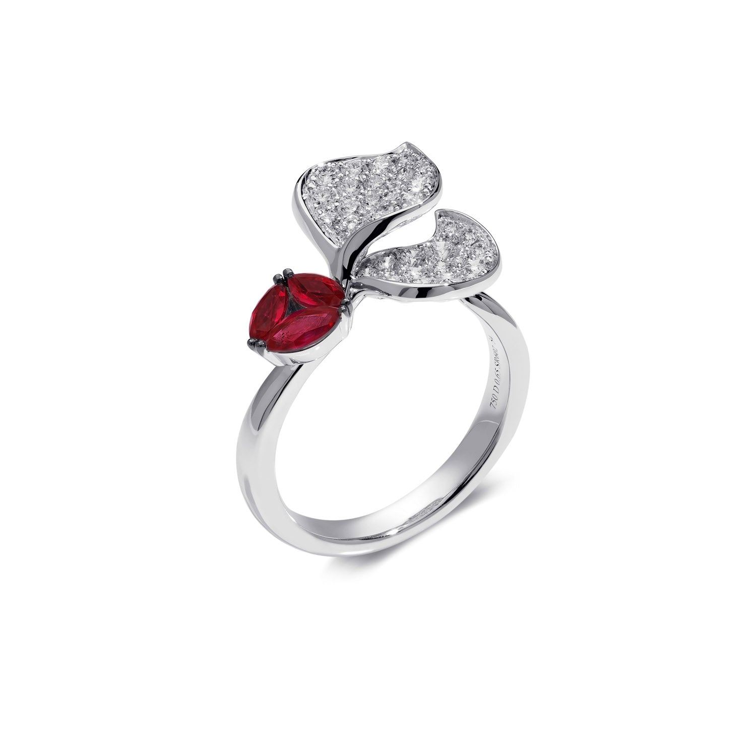 À FLEUR DE PARIS Rubin Ring