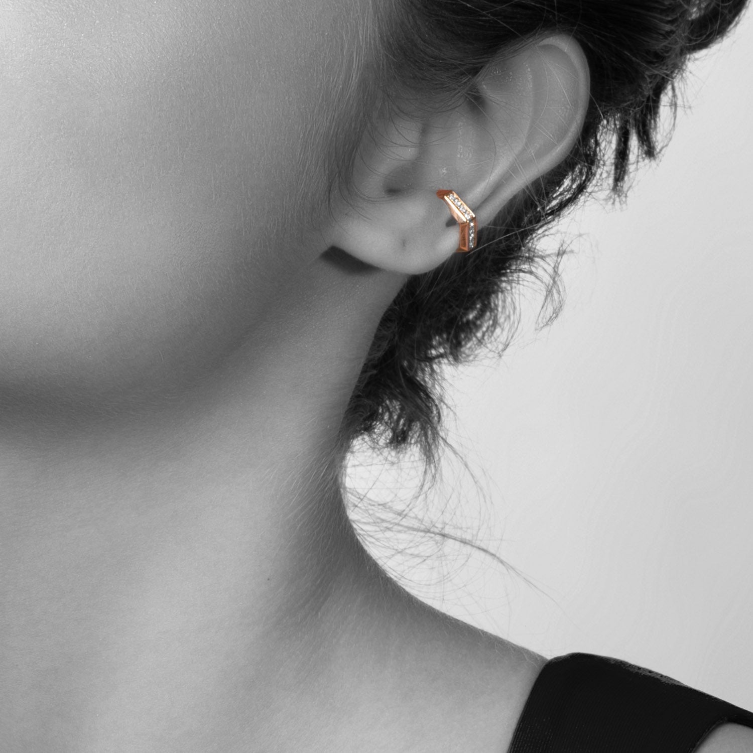 HONEY HONEY Ear Cuff with Diamonds